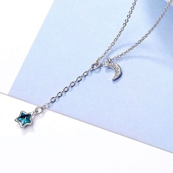 925 Sterling Silver Star and Moon Necklace (Q1) - Picture 2 of 8